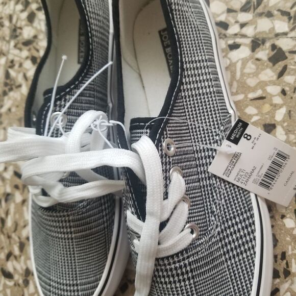 Used Joe boxer vans  - Picture 2 of 3